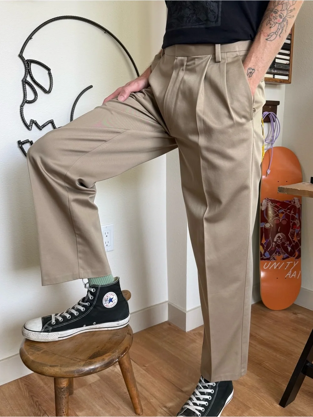 Vintage 2000s Tan High Waisted Pleated Trousers Dockers ~ 30 x 30.5 - Picture 3 of 8
